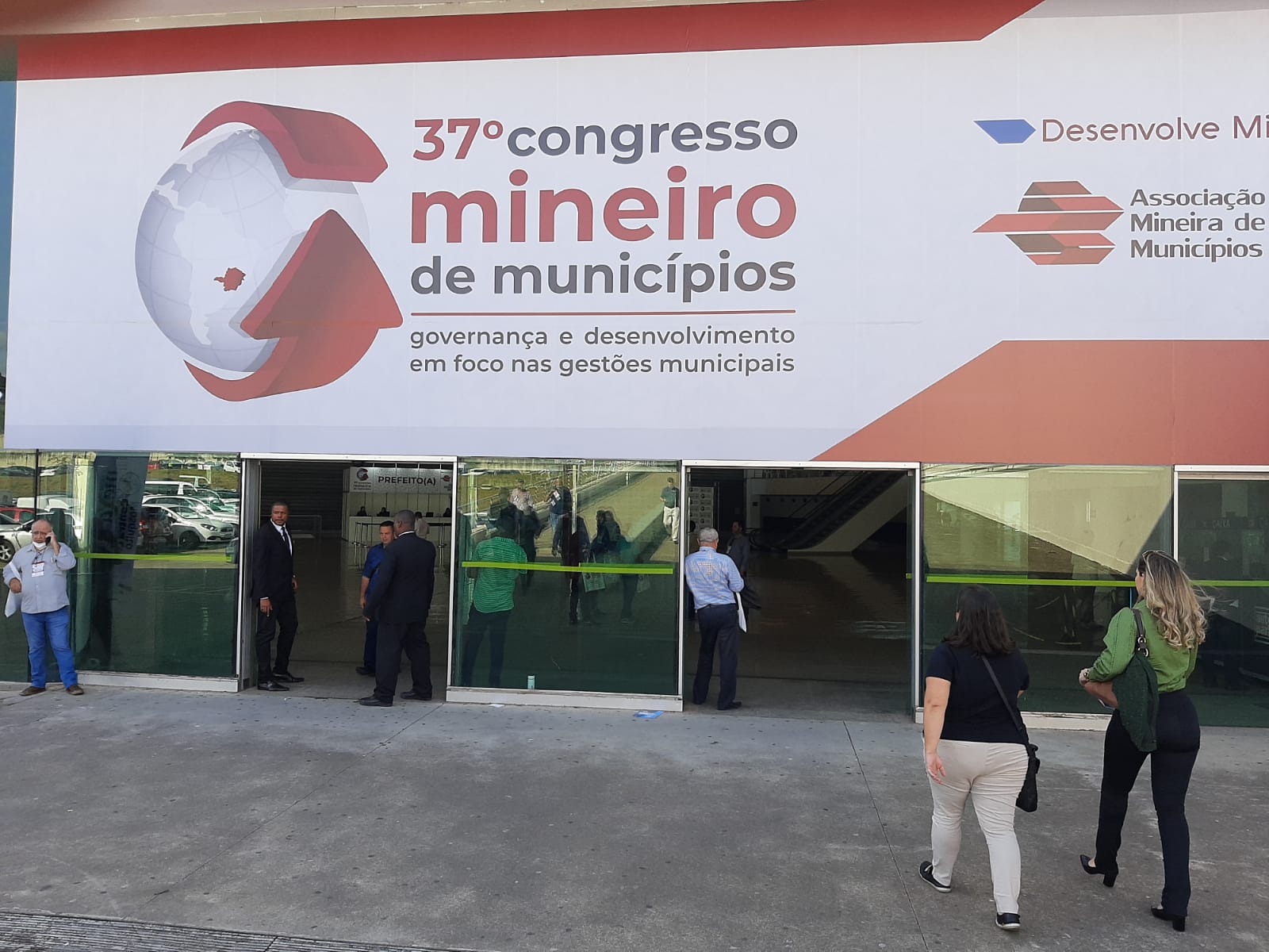 Jucemg apresenta a prefeitos e gestores os benefícios que empreendedores e municípios ganham com implantação da Redesim e da Sala Mineira 