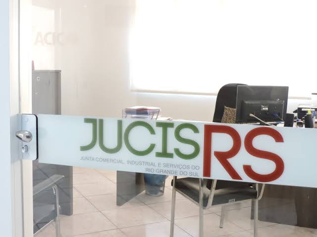 Read more about the article JUCISRS integra Gabinete de Apoio ao Empreendedor afetado pelas Enchentes no Rio Grande do Sul 
